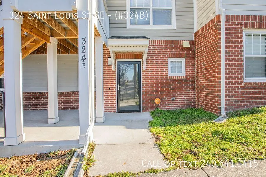 Building Photo - 324 Saint Louis St SE #324B