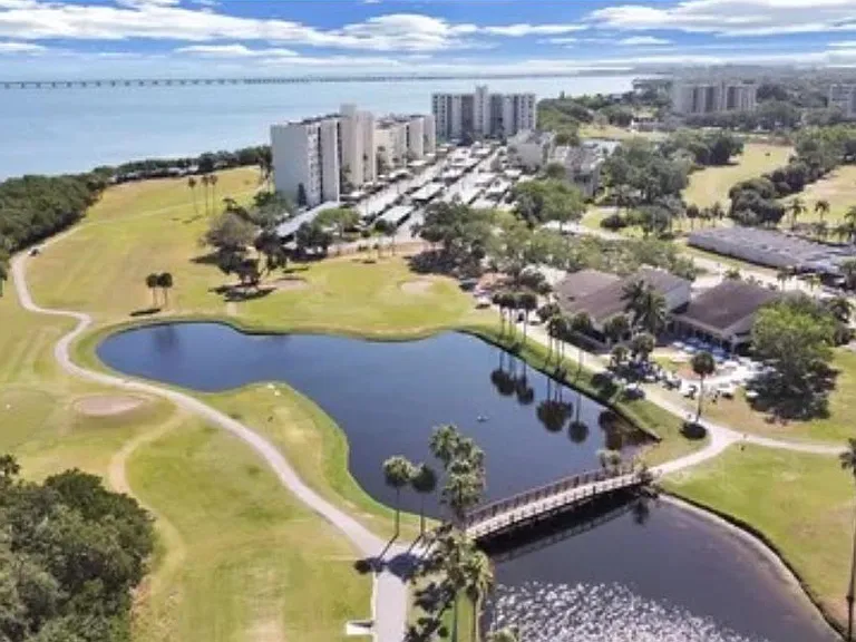 2900 Cove Cay Dr — Photo 3
