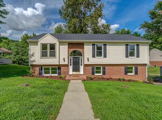 112 Deer Trace Ln, Salem, VA 24153