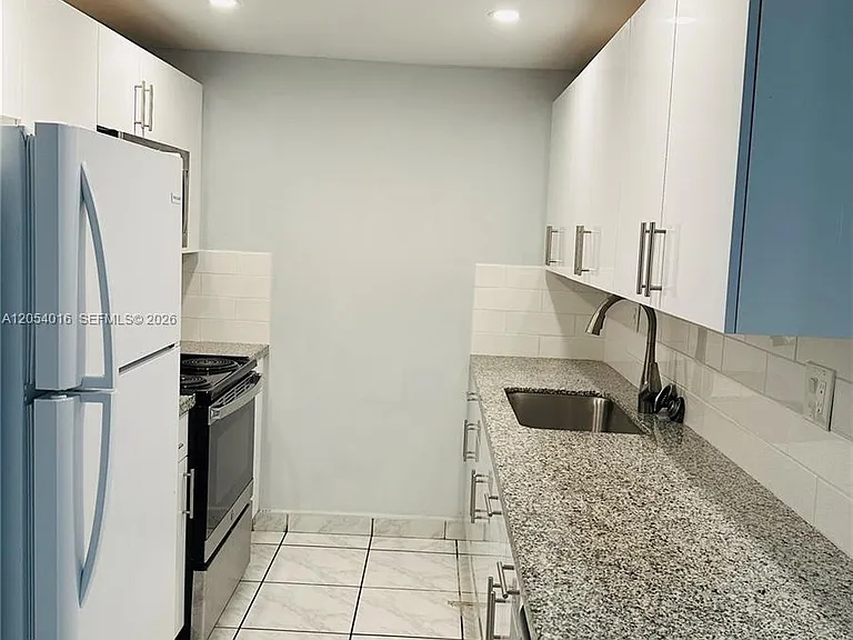 9354 SW 77th Ave #I1 — Photo 21
