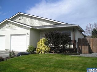 832 E Washington Pl, Sequim, WA