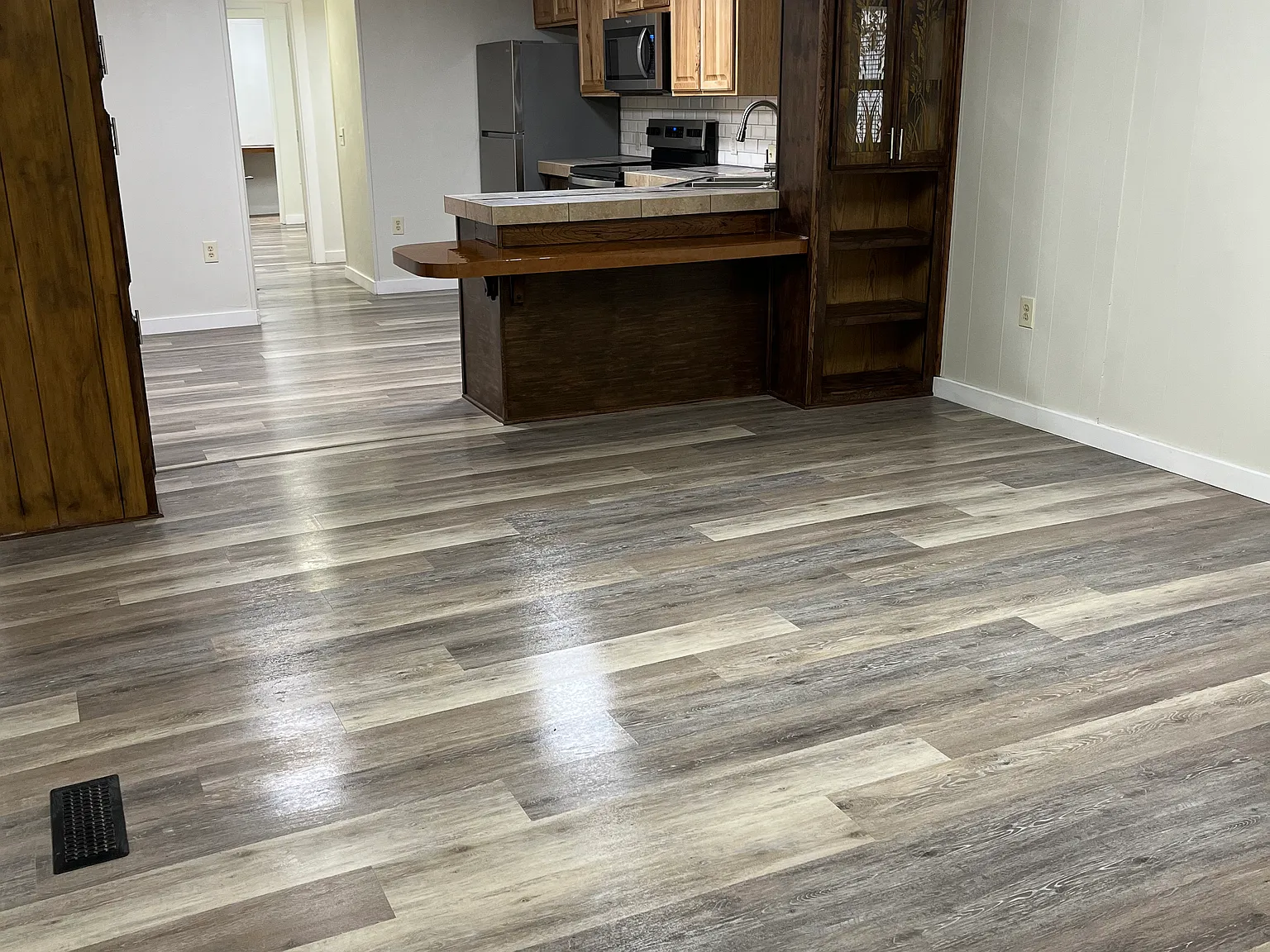 2 bed, $1,000 — Photo 2