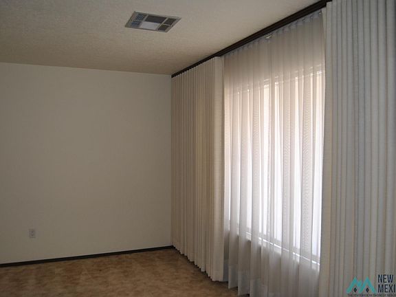 3rd image of 1009 Kopra St