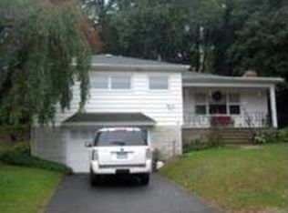 24 Shadowood Cir, Waterbury, CT 06708