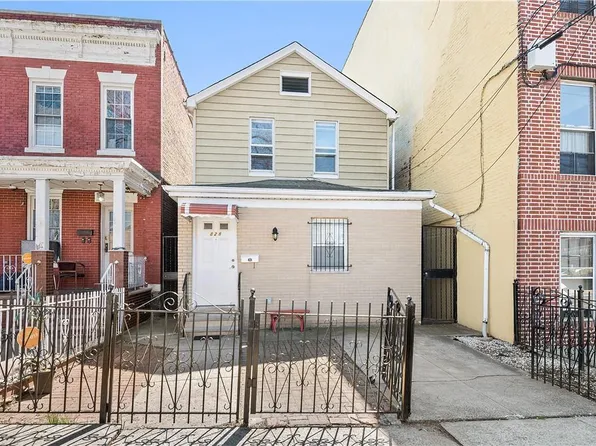 828 Rhinelander Avenue, Bronx, NY 10462