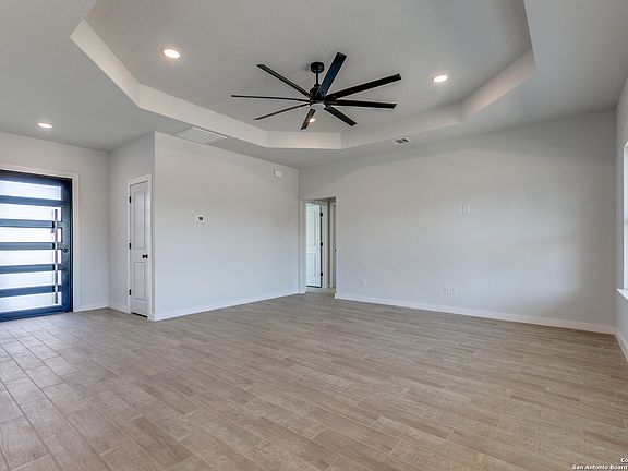 4th image of 16712 Tapatio St