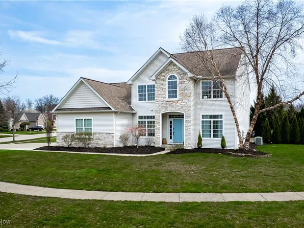 31925 Pondside Dr, Avon Lake, OH 44012