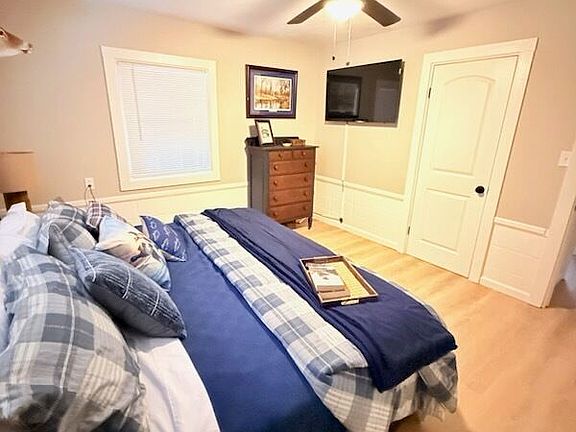 4th image of 498 Turkey Creek Cir