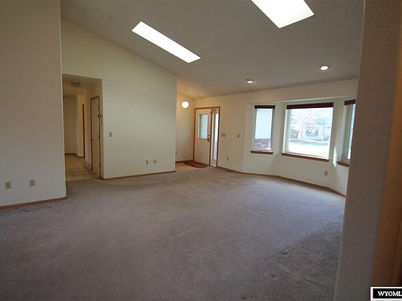 5th image of 1304 Forest Dr