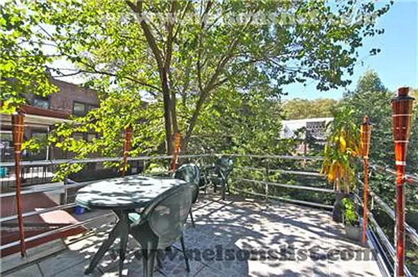 Rented by R New York | media 7