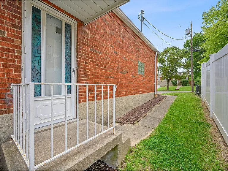 1723 Tuxworth Ave — Photo 31