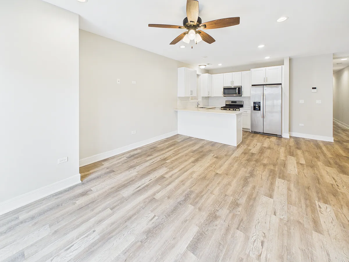 Building Photo - 6622 S University Ave #1