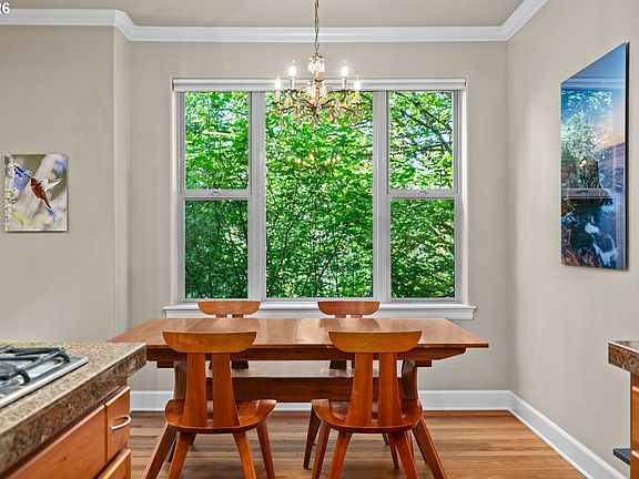 4th image of 2003 NW Village Cir