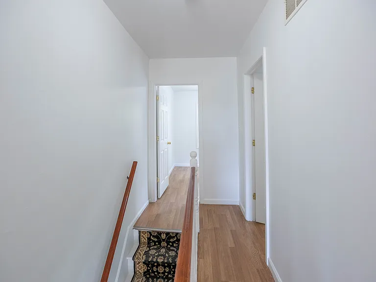 17 E Ashmead St — Photo 7