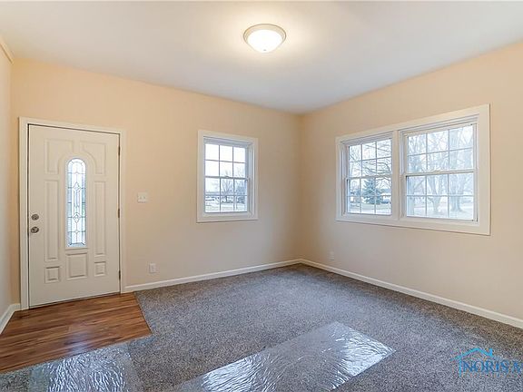 5th image of 817 Springville Ave