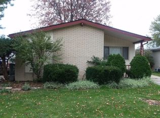 34492 Beaconsfield St, Clinton Township, MI 48035