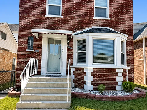 5813 S Kilbourn Ave Photo 1