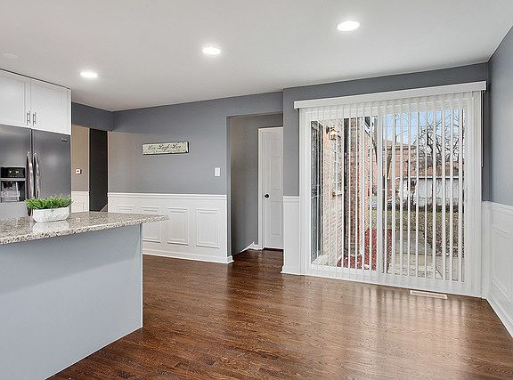 5th image of 15940 Minerva Ave