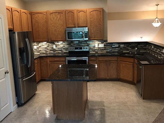 3rd image of 3833 Thorngate Dr
