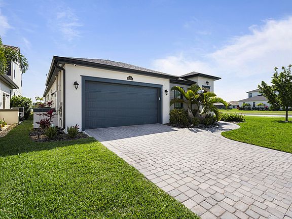 3rd image of 8265 Lyside Dr