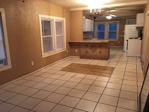 2nd image of 404 SE Avenue I