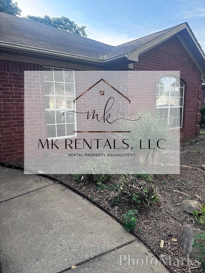 3 bed, 1358 sqft, $1,600 — Photo 1