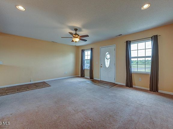 4th image of 16319 Scott Rd