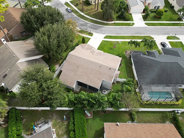 1000 Lake Breeze Dr — Photo 5