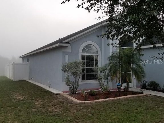 5th image of 608 Nicholson Dr