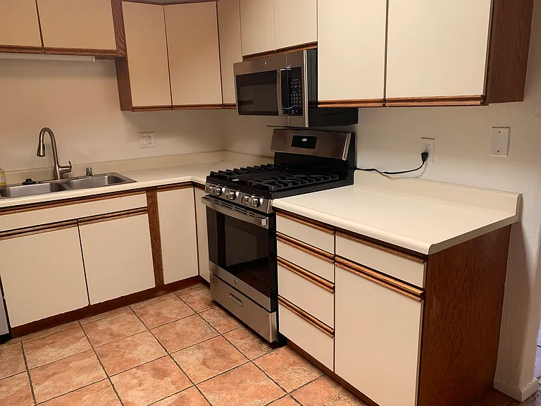 2542 Crescent Ave — Photo 15
