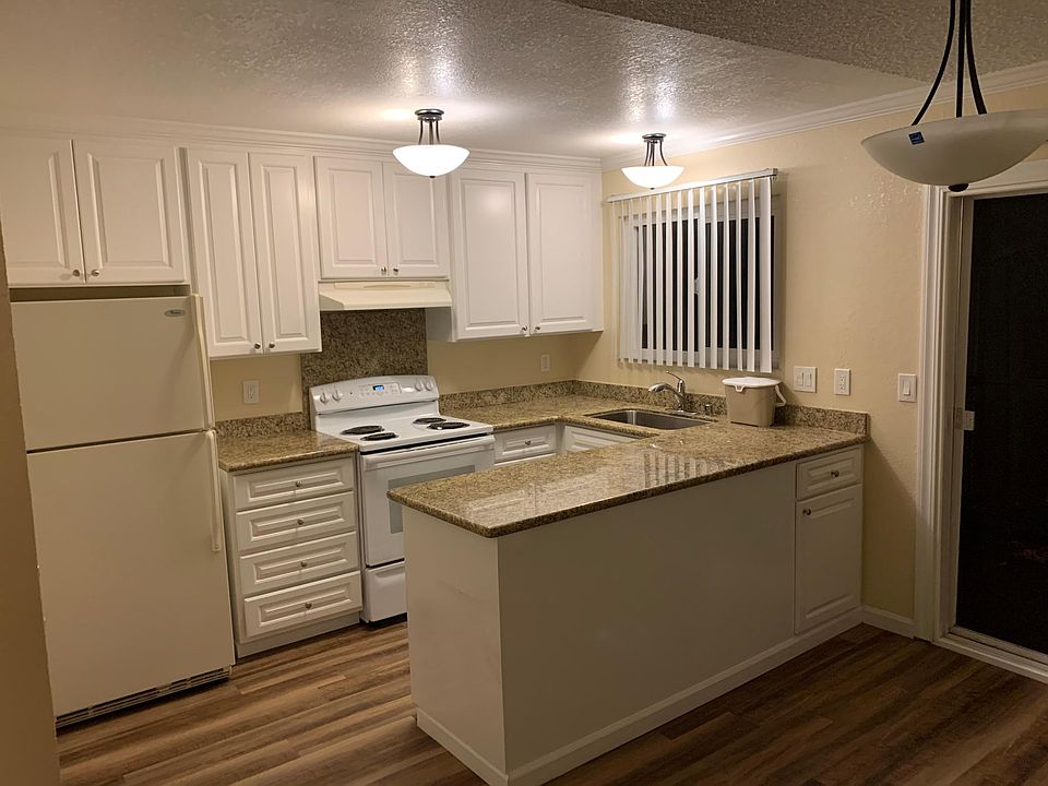 1st image of 41342 Roberts Ave #5
