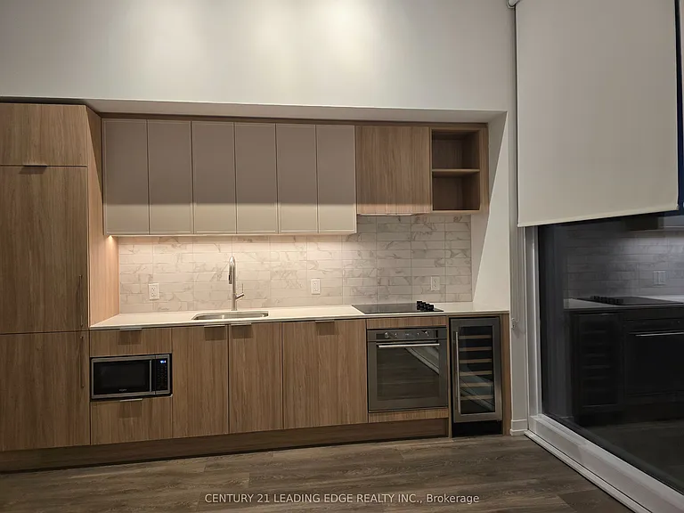 2020 Bathurst St #1006 — Photo 12