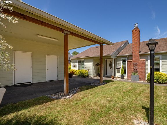 4th image of 4808 SW Wembley Pl