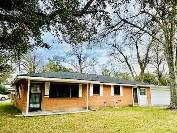 2002 13th St, Lake Charles, LA 70601