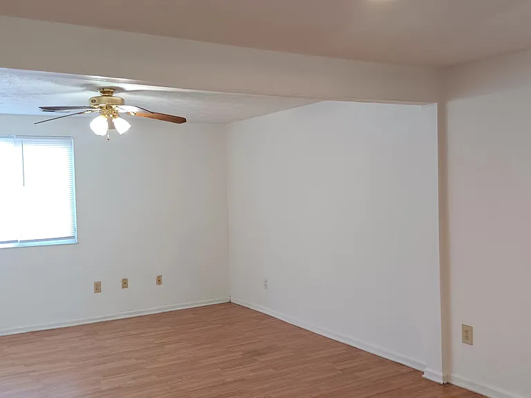 40 Lucinda Ct — Photo 3