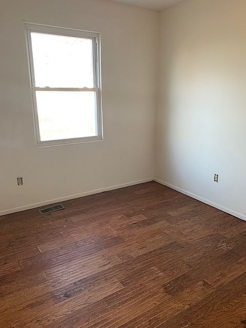 2nd image of 1194 Dunkirk Ave