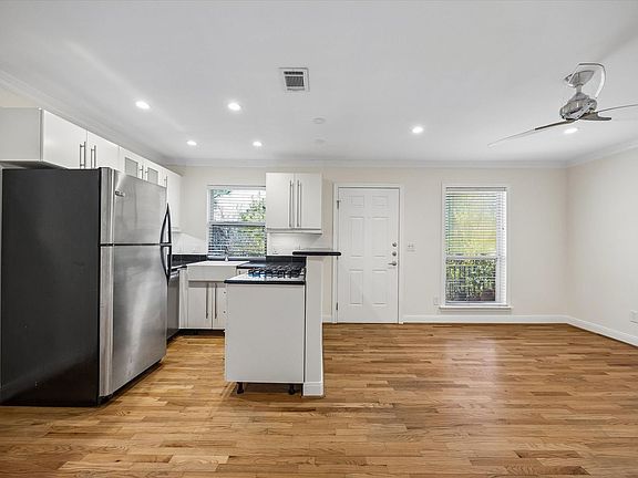 2nd image of 102 W 12th St APT 11