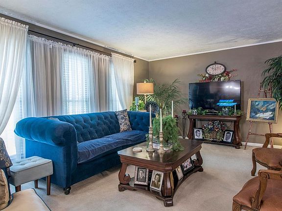 3rd image of 9064 Sequoia Ct
