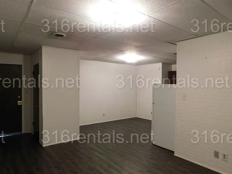 Skelly Building Apartments — Photo 2