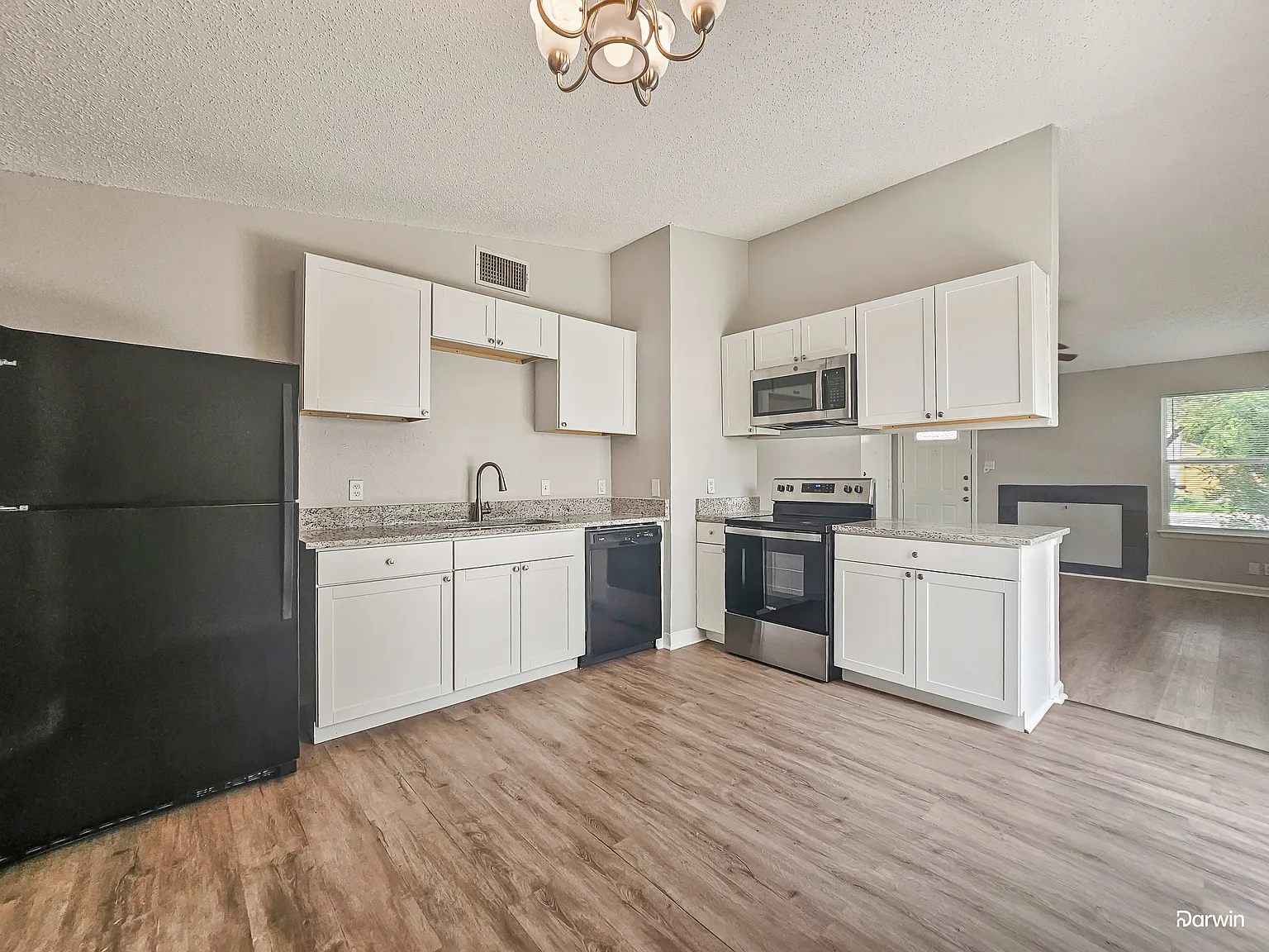 3 bed, 2.0 bath, 977 sqft, $1,285 — Photo 3