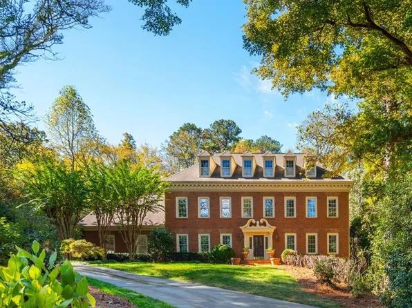 5550 Errol Pl, Sandy Springs, GA 30327