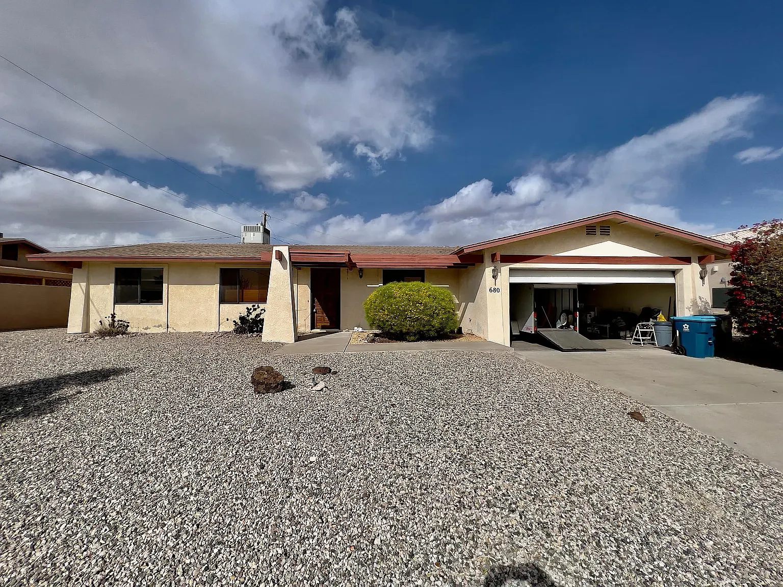 3 bed, 1373 sqft, $1,985 — Photo 1