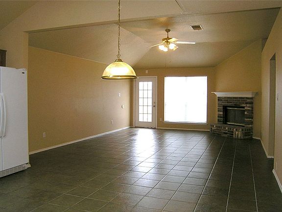 5th image of 702 Stone Mesa Ct