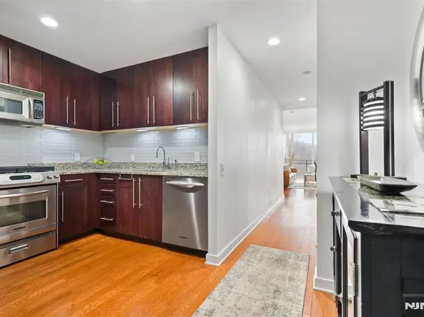 1017 Hudson Park #1017, Edgewater, NJ 07020