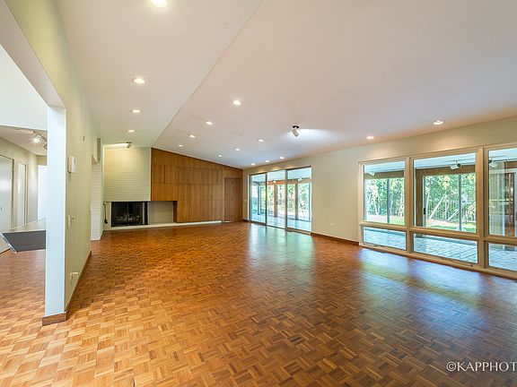 3rd image of 6433 N Kenton Ave