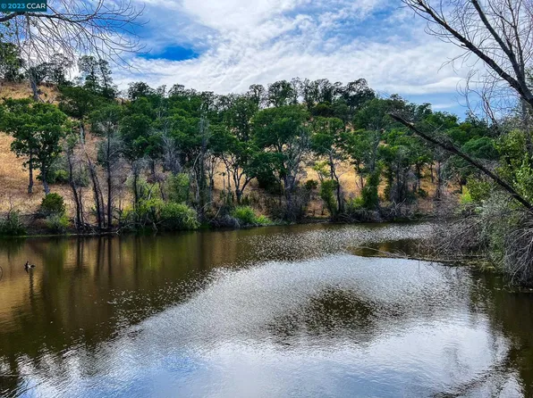 22 Rolling Oaks, Cottonwood, CA 96022