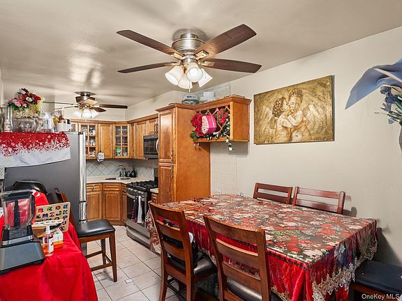 3rd image of 625 E 82nd Street