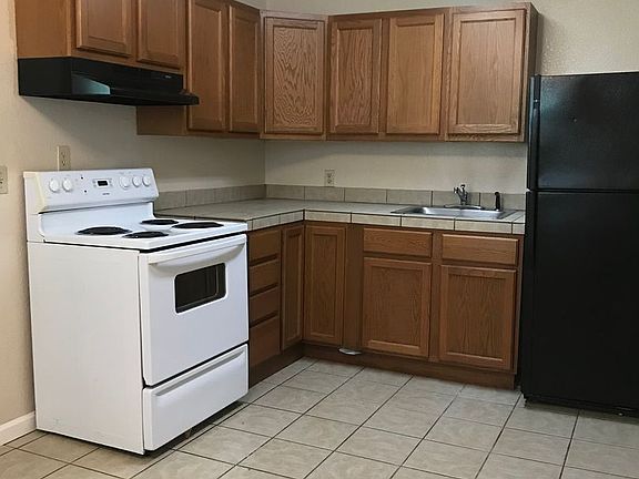 3rd image of 415 5th St #6