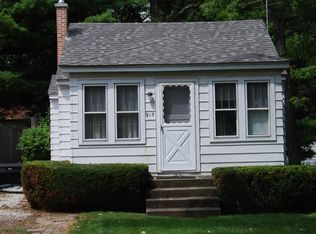 913 Adams Ave, Wauconda, IL 60084