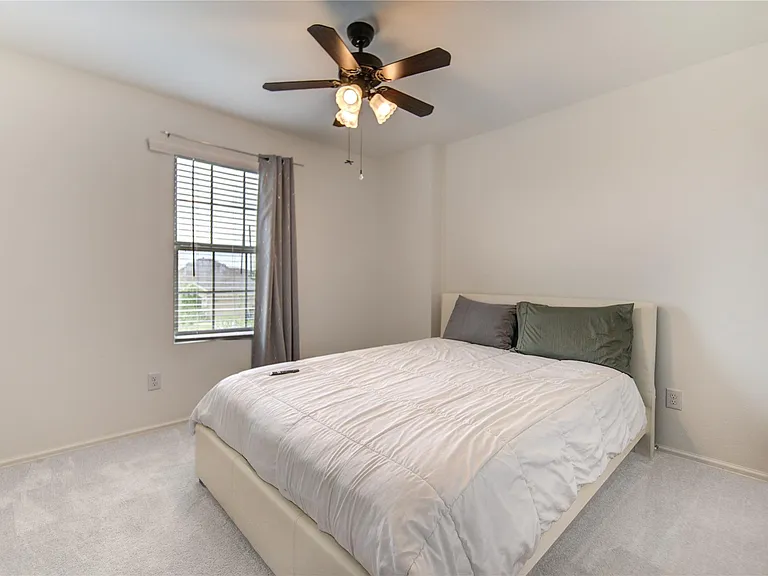 26627 Ledgemont Dr — Photo 23